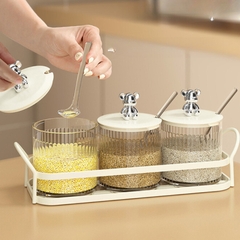 Khay 3 Hũ Đựng Gia Vị Nắp Gấu Kèm Thìa Trong Suốt ,Lọ Gia Vị Bằng Nhựa Cao Cấp A2361