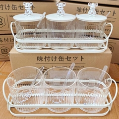 Khay 3 Hũ Đựng Gia Vị Nắp Gấu Kèm Thìa Trong Suốt ,Lọ Gia Vị Bằng Nhựa Cao Cấp A2361