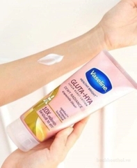 Lotion body Vaseline Gluta Hya 10x DEWY RADIANCE (HỒNG)