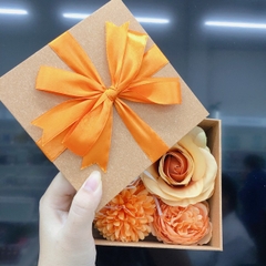 Hộp quà hoa (14cm)