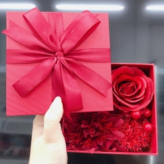 Hộp quà hoa (14cm)