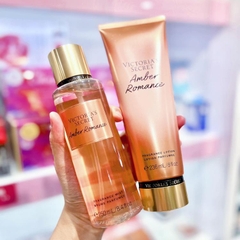 VICTORIAS SECRET. Xịt Thơm 250ml - Amber Romance