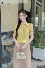 Sơ mi hoạ tiết bo gấu V cổ xinh xắn, mềm nhẹ UKSM2505020