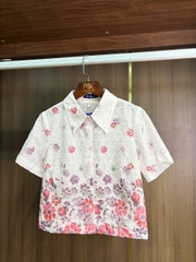 Sơ mi hoa chân cổ đức croptop xinh xắn, rực rỡ UKSM2505015