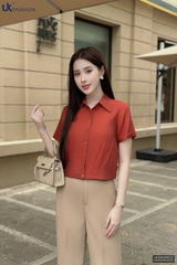 Sơ mi cổ đức xếp chéo bấu gấu gọn gàng UKSM2506016