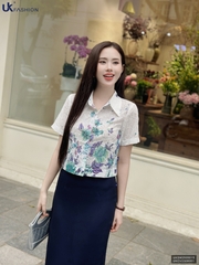 Sơ mi hoa chân cổ đức croptop xinh xắn, rực rỡ UKSM2505015