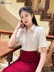 Sơ mi ngắn tay diễu ngực phối lá cổ xinh xắn, dễ mặc UKSM2408007