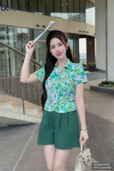 Sơ mi hoa V cổ lá rực rõ, xinh xắn, điệu đà UKSM2506005