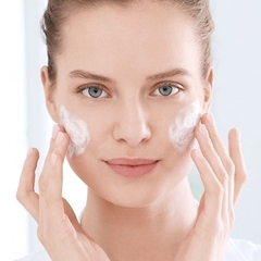 Sữa rửa mặt kiêm mặt nạ thanh lọc da Estee Lauder Perfectly Clean Purifying Mask