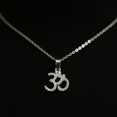 DÂY CHUYỀN CHỮ OM ĐÍNH HẠT S950