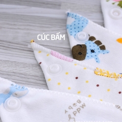 Khăn yếm tam giác cúc bấm