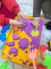 Đồ chơi vali cát động lực cho bé đầy đủ phụ kiện