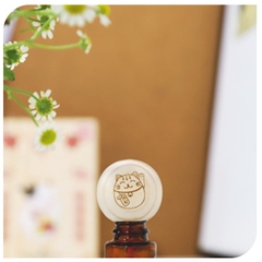 Hàng Trưng Bày - (QUÀ TẶNG) Gỗ Thông Tròn MÈO THẦN TÀI – Khuếch Tán Tinh Dầu Thơm Phòng Siêu Tiện Lợi