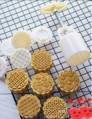 000349K19_Khuôn trung thu lò xo 50gr - 75gr - 100gr-125gr - 6 mặt Tròn Hoa văn Gợn Sóng