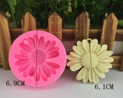 000232K5_Khuôn silicon hoa cúc dại lớn làm thạch rau câu 4d