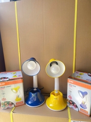 Đèn bàn học Comet CT413 - Bảo hành 12 tháng (Có sẵn bóng LED)