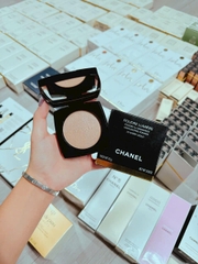 Phấn Chanel Poudre Lumiere Highlighting Powder