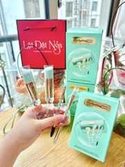 Bộ Cọ Trang Điểm Kèm Túi Mac Brush With Fate Brush Essentials Kit