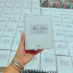Sét Nước Hoa Mini Miss Dior Blooming Bouquet 5ml + body lotion 20ml
