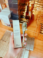 Thanh lăn Dior Prestige le petal multi-perle giúp trẻ hóa làn da