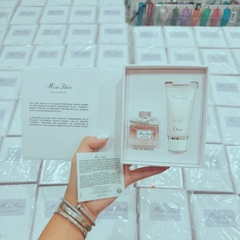 Sét Nước Hoa Mini Miss Dior Blooming Bouquet 5ml + body lotion 20ml