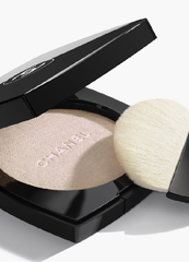 Phấn Chanel Poudre Lumiere Highlighting Powder