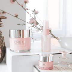 Sét Quà :  Clinique Travel Exclusive - ( kem dưỡng 125ml + kem mắt 15ml + xịt khoáng 30ml )