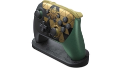 Tay cầm Nintendo Switch 2 Pro Controller Zelda 40th trên đế Display Stand