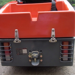 Xe kéo hàng chạy điện