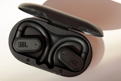 JBL Soundgear Sense: Tai nghe không dây mở độc đáo, pin 24 giờ
