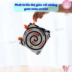 Đồ chơi 5 chất liệu phát triển thị giác, xúc xắc, thính giác - Lalala Baby