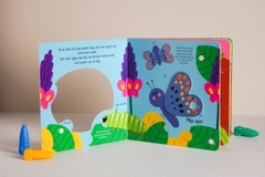 Sách tương tác cho bé - Thế giới nhỏ động đậy - Đinh Tị Books
