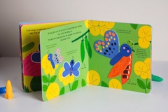 Sách tương tác cho bé - Thế giới nhỏ động đậy - Đinh Tị Books