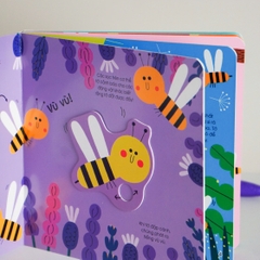 Sách tương tác cho bé - Thế giới nhỏ động đậy - Đinh Tị Books