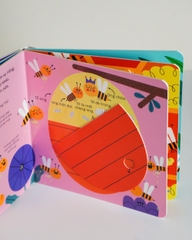 Sách tương tác cho bé - Thế giới nhỏ động đậy - Đinh Tị Books