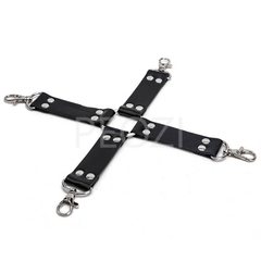 Dây nối khóa tay vào chân BDSM