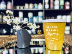 DW - Salted Caramel Mocha-Hương cà phê rang đậm và một ít caramel mặn.