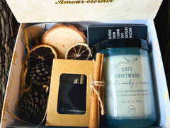 SET QUÀ TẶNG NẾN THƠM HƯƠNG GỖ – PHIÊN BẢN TRẦM LẶNG & MẠNH MẼ