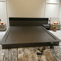Giường Ngủ Cỡ Lớn Kèm 2 Tủ Đầu Giường cho Phòng Master Bằng Gỗ MDF Nhập Khẩu Yapi -506