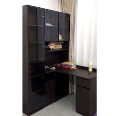 Bàn Làm Việc Góc Kèm Kệ Sách Và Tủ Kính Cường Lực Đa Năng 180x160x200cm Yapi-425