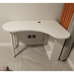 Bàn Làm Việc Góc Chữ L Bo Cong Hiện Đại Tích Hợp Kệ Sách 160x78x73.5cm Yapi-440