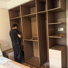 Combo Tủ Quần Áo Kèm Tab Đầu Giường Hiện Đại Gỗ MDF 280x58x240cm Yapi-254