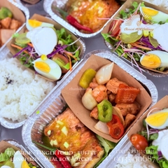 Set Lunch Zestful- Cơm cá hồi nướng sốt cam, gà lúc lắc/ Grilled salmon with orange sauce, and stir fried chicken with rice