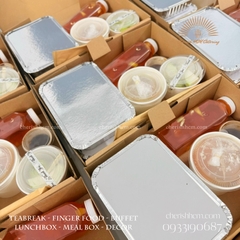 181215 Lunch box Cơm Sườn nướng mật ong, gà sốt tiêu xanh/ Rice with honey-glazed grilled pork ribs and green peppercorn chicken