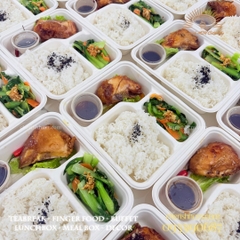 Meal box - Cơm gà chiên nước mắm