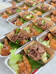 Cơm gà teriyaki, bò xào rau củ/ Teriyaki chicken, stir fried beef with vegetables and rice