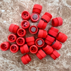 Nắp Bịt Vặn Nhựa Đỏ Ren Ngoài Có Lưới Lọc Inox 304, Linh Kiện Tháy Thế Cho Núm Uống Nước Cho Heo