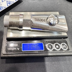 Núm Uống Tiết Kiệm Nước Cho Heo, Núm Dạng Mỏ Vịt, Chất Liệu Inox 201, Trên Thân Ghi SUS 304, Núm VặnInox Dày