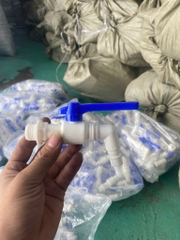 Vòi Nước Nhựa 21 Trắng, Tay Xanh Gạt 2 Chiều, Đầu Vòi Xoay 306