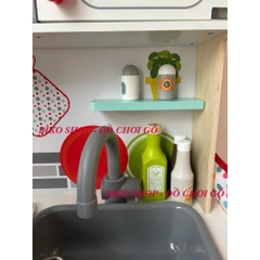 Bếp LG trắng đỏ cao 110cm có âm thanh, ánh sáng phong cách Pháp